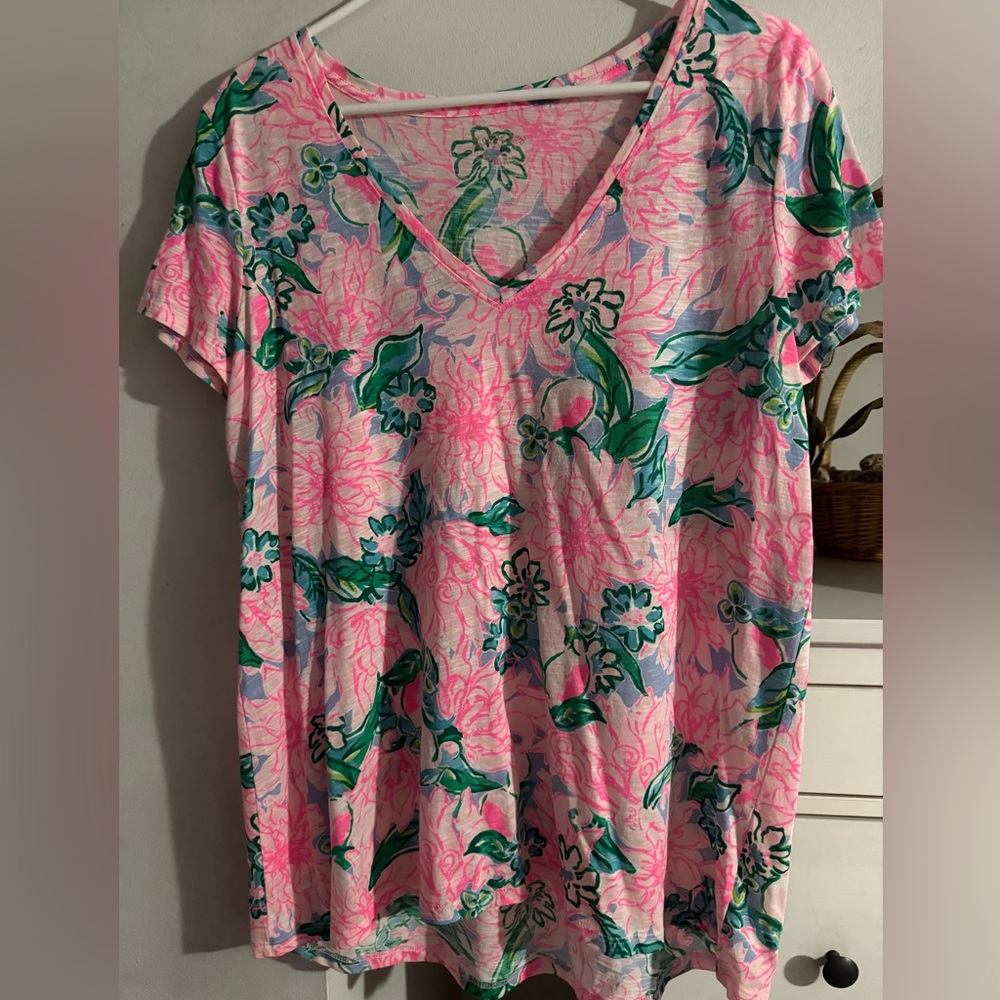 Lilly Pulitzer Pink Floral V-Neck Tee NWOT